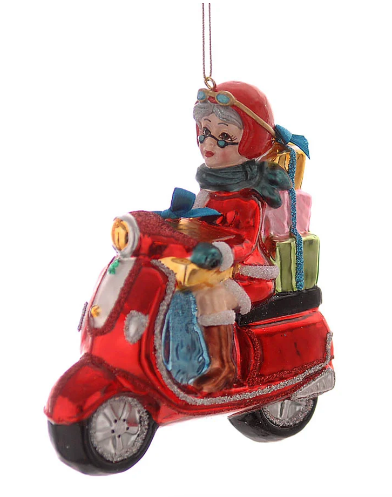 Mamma Natale in Scooter